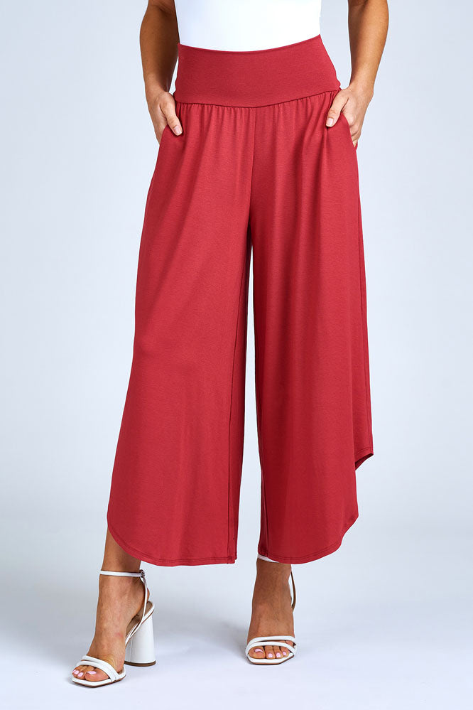 Woman wearing red pant.